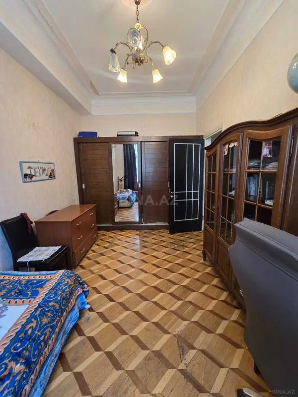 Satılır 4 otaqlı mənzil 103 m²