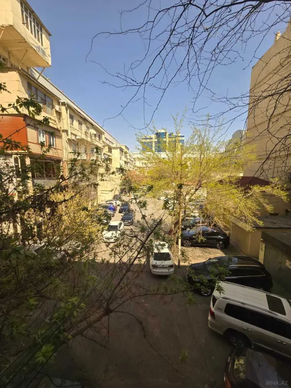 Satılır 4 otaqlı mənzil 103 m²
