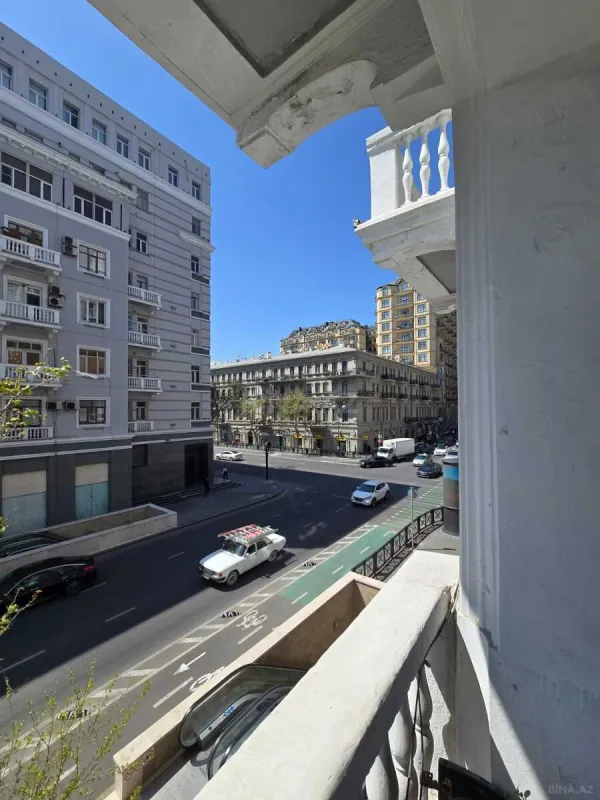 Satılır 4 otaqlı mənzil 103 m²