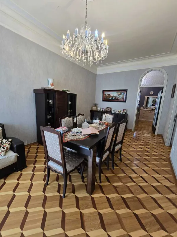 Satılır 4 otaqlı mənzil 103 m²