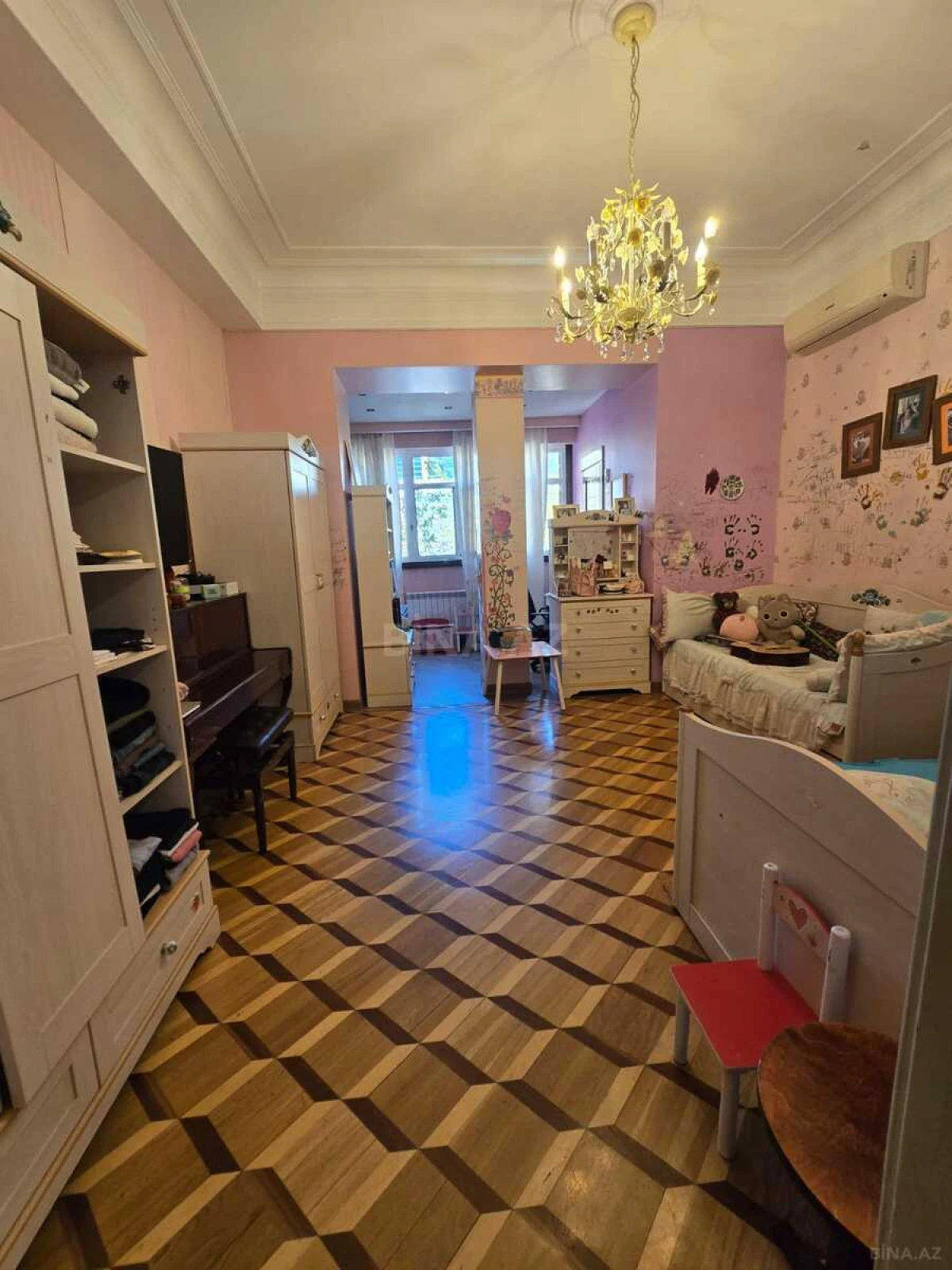 Satılır 4 otaqlı mənzil 103 m²