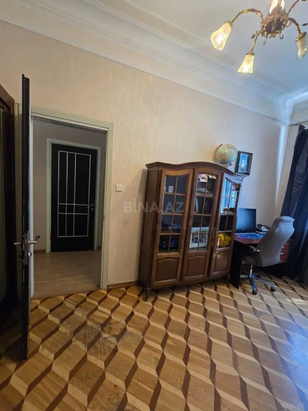Satılır 4 otaqlı mənzil 103 m²