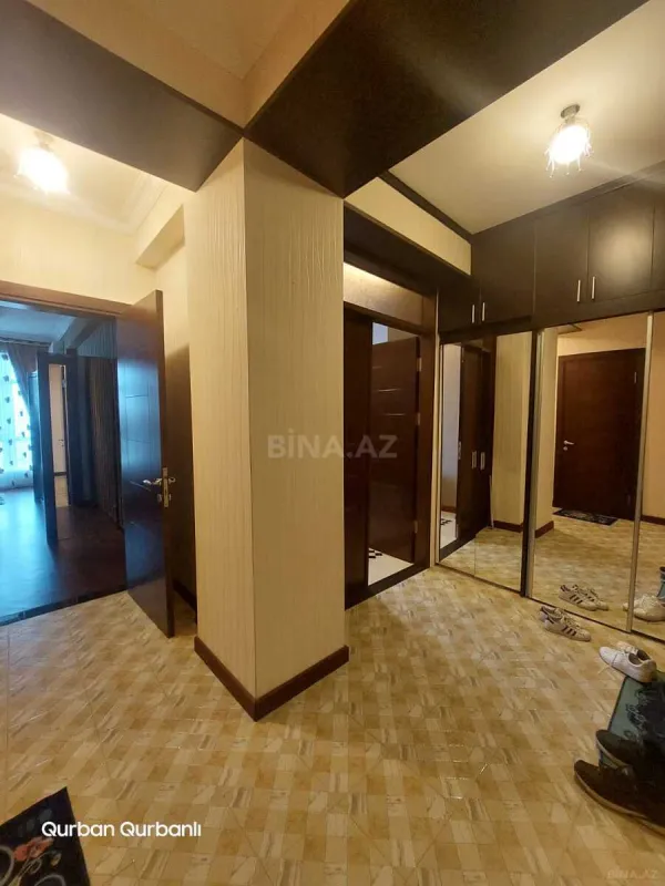 Kirayə verilir 2 otaqlı mənzil 95 m²