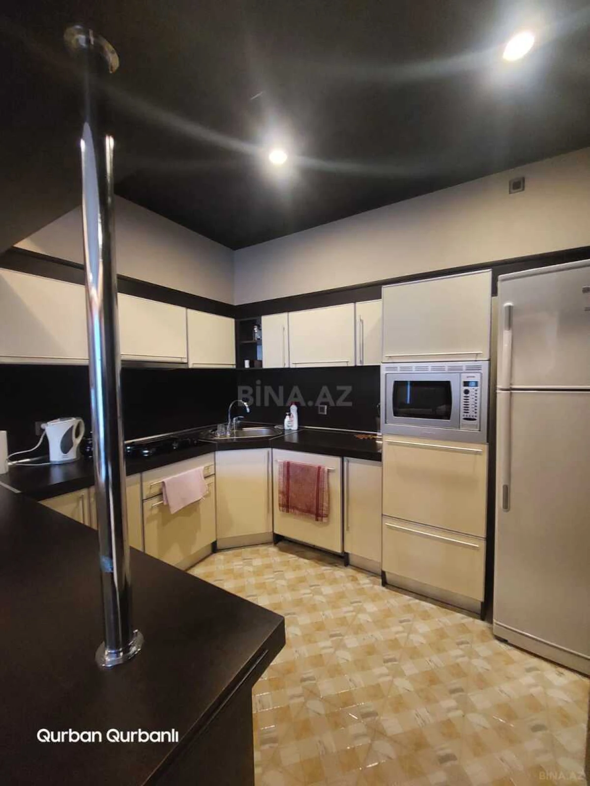 Kirayə verilir 2 otaqlı mənzil 95 m²