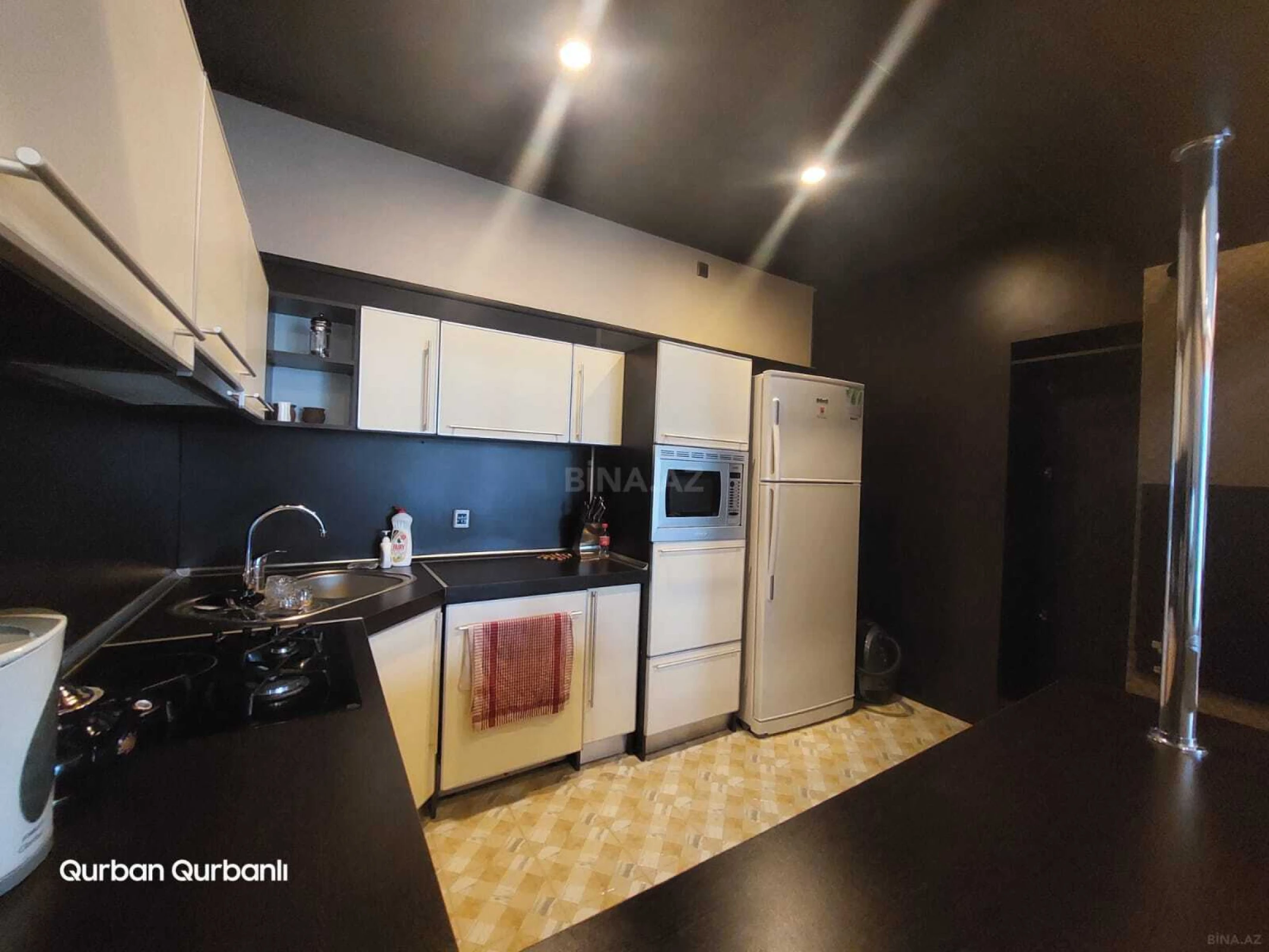 Kirayə verilir 2 otaqlı mənzil 95 m²