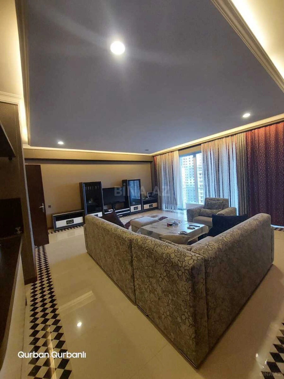 Kirayə verilir 2 otaqlı mənzil 95 m²