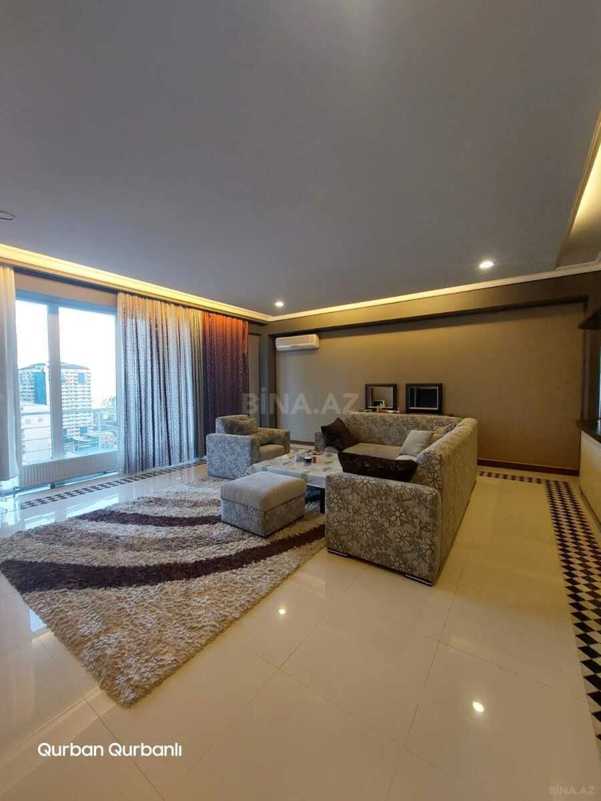 Kirayə verilir 2 otaqlı mənzil 95 m²