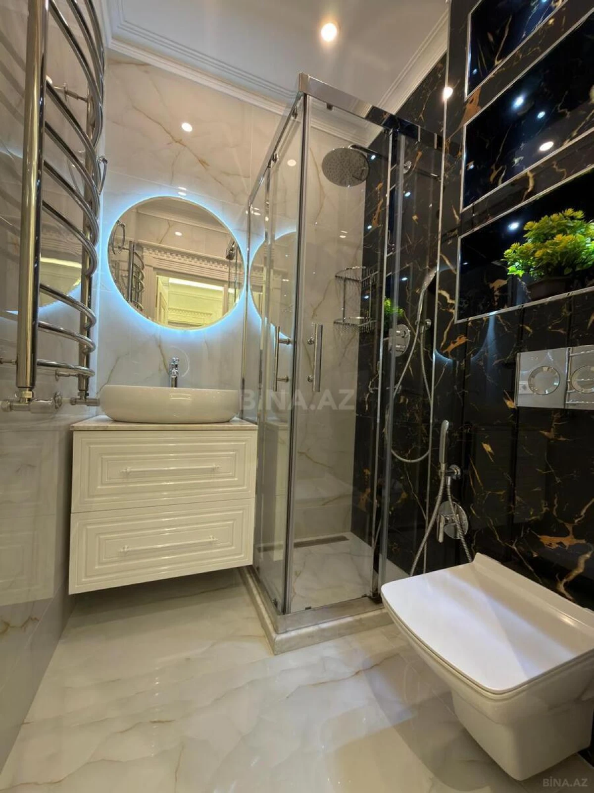 Satılır 3 otaqlı mənzil 146 m²