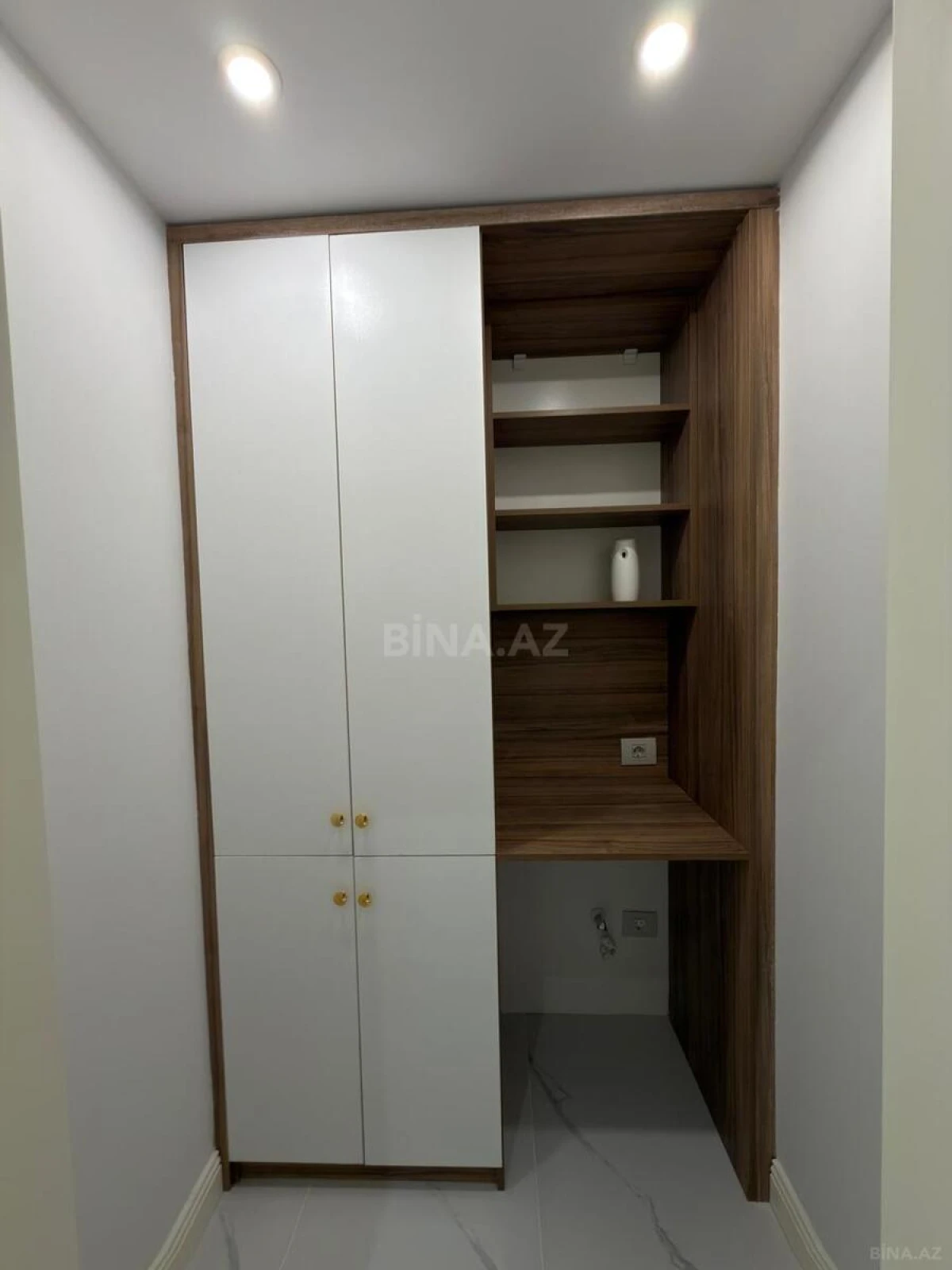 Satılır 3 otaqlı mənzil 146 m²