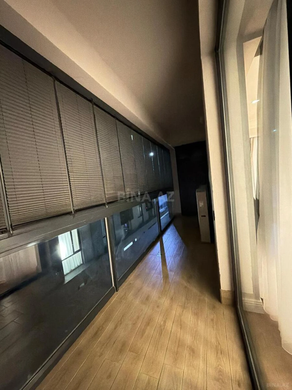 Satılır 3 otaqlı mənzil 146 m²