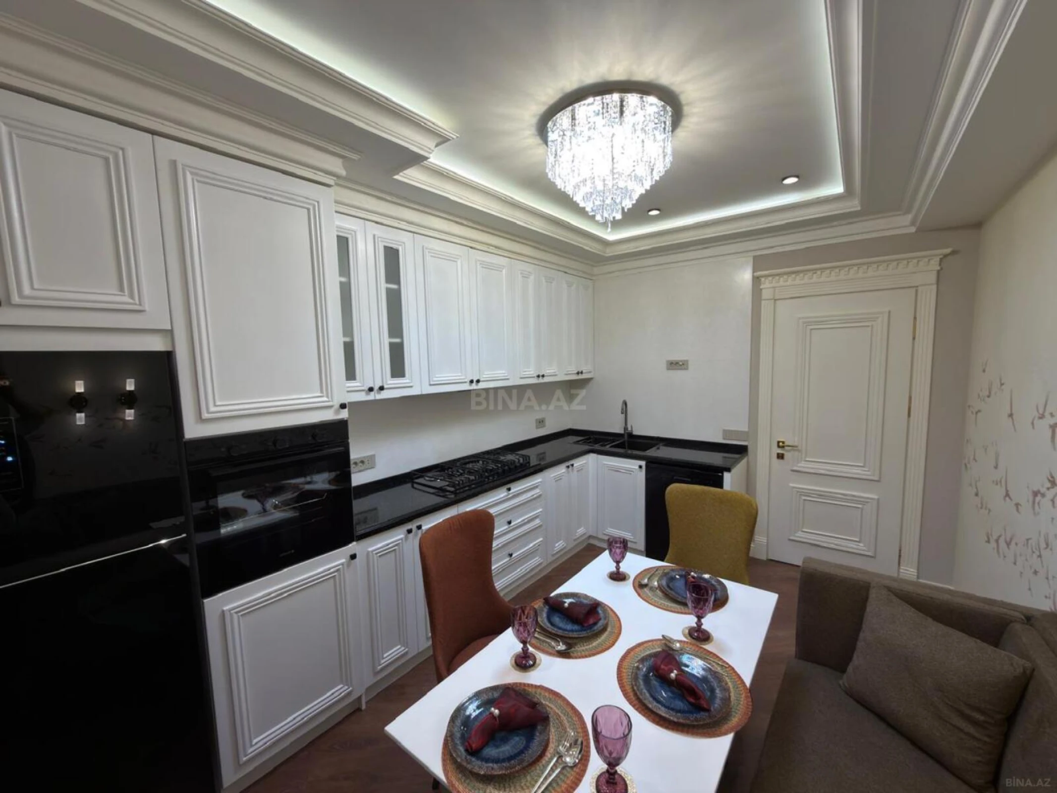 Satılır 3 otaqlı mənzil 146 m²