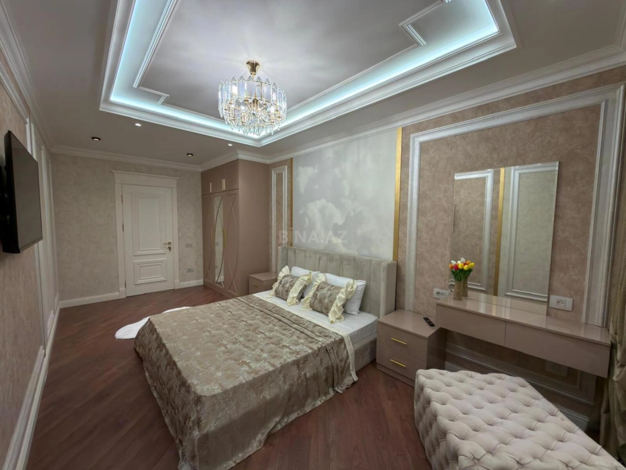 Satılır 3 otaqlı mənzil 146 m²