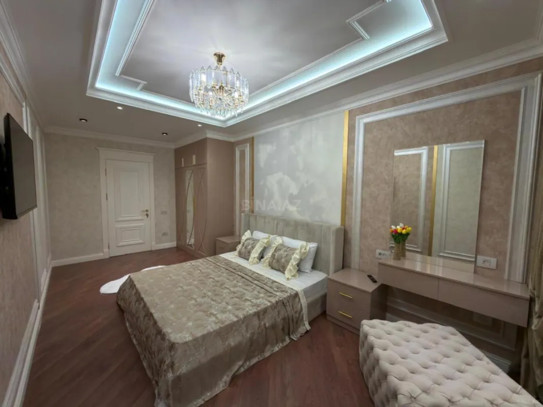 Satılır 3 otaqlı mənzil 146 m²