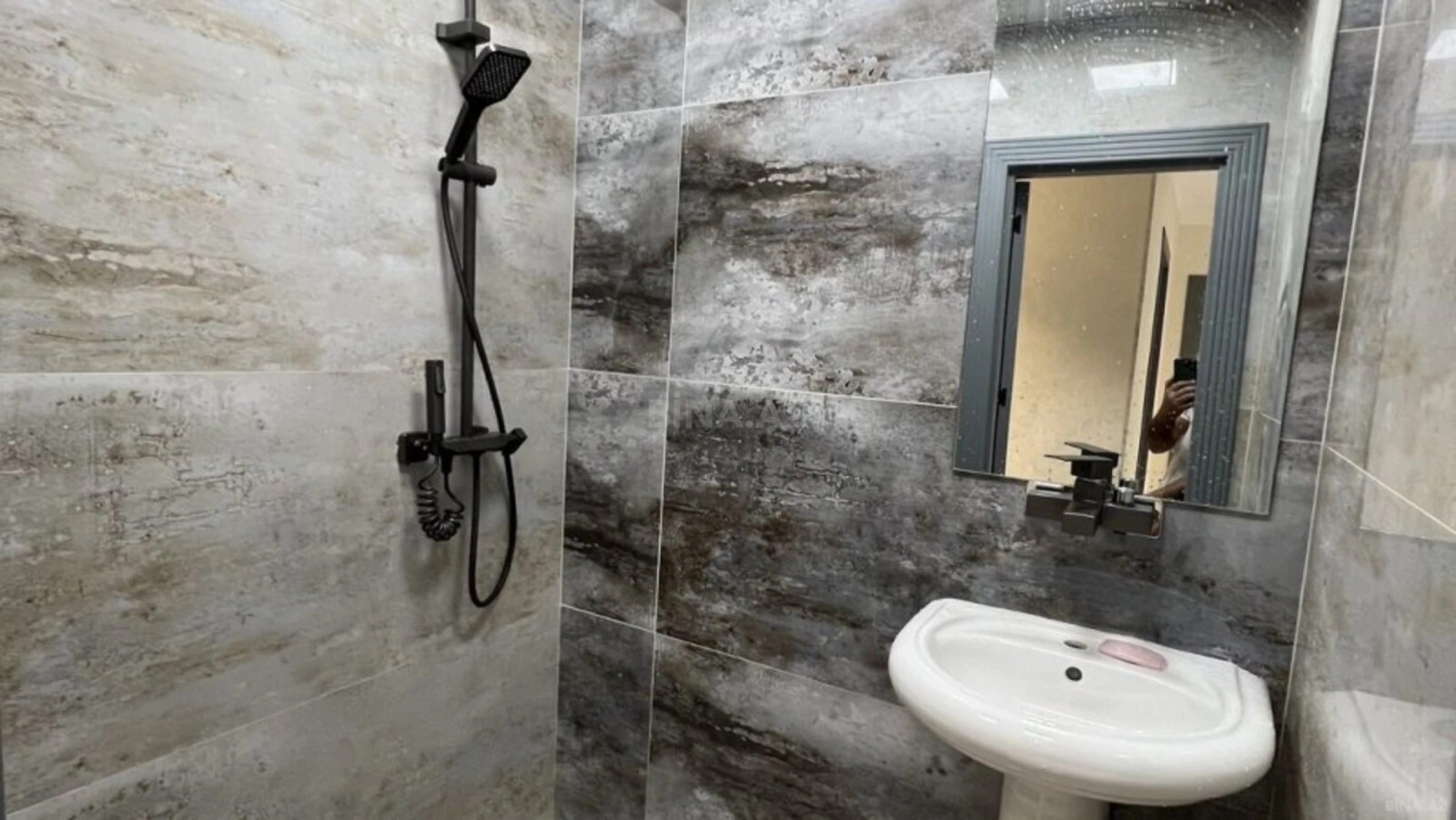 Satılır 2 otaqlı mənzil 60 m²