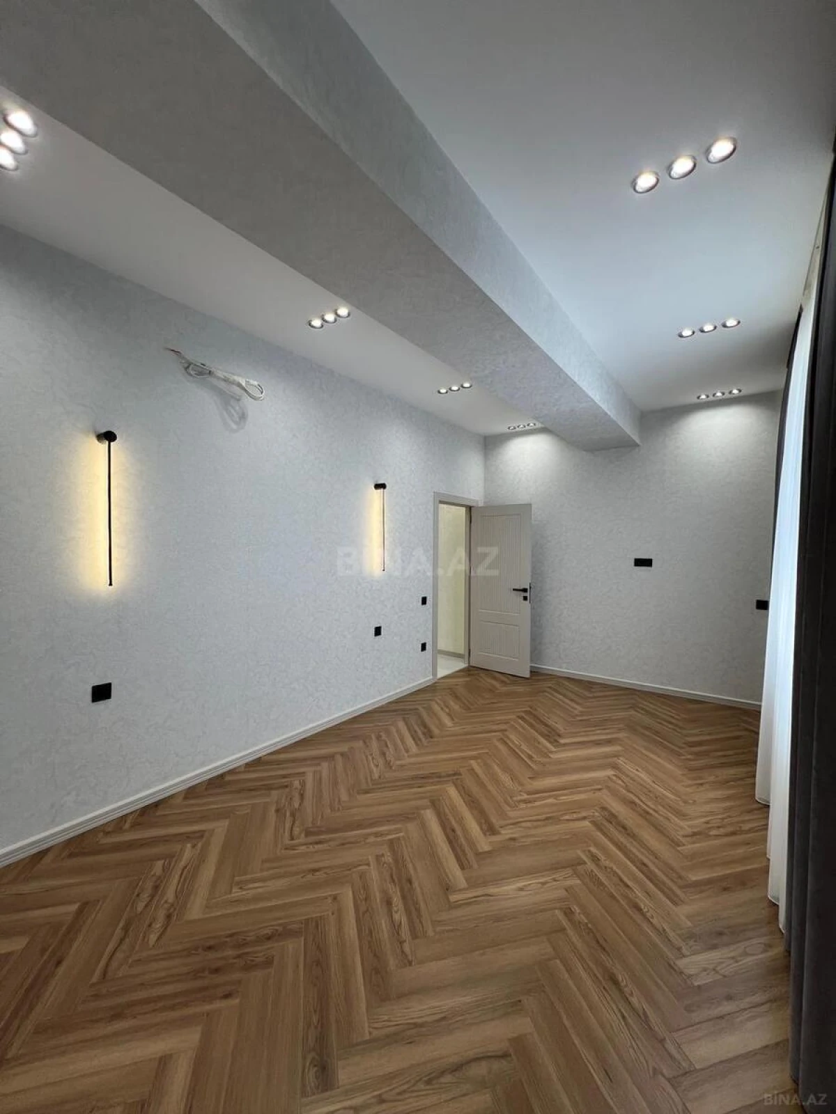 Satılır 3 otaqlı mənzil 105 m²