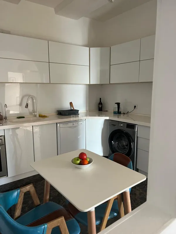 Kirayə verilir 3 otaqlı mənzil 124 m²