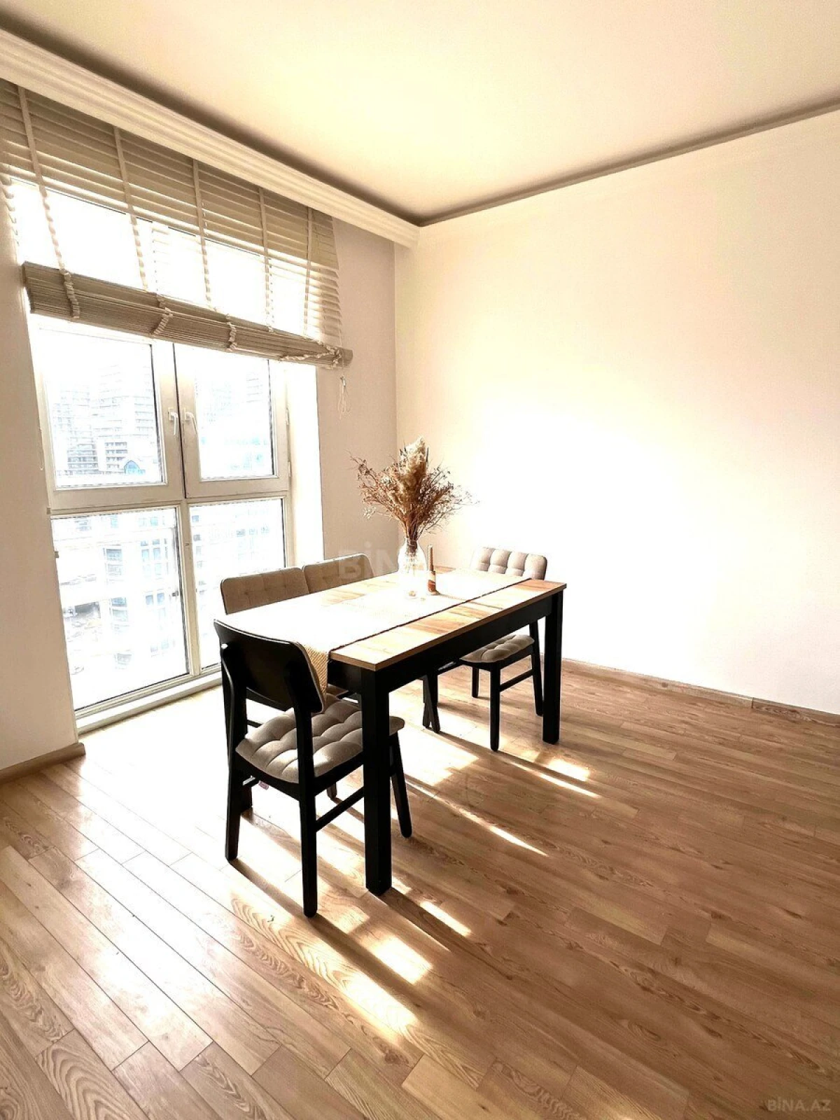 Kirayə verilir 3 otaqlı mənzil 124 m²