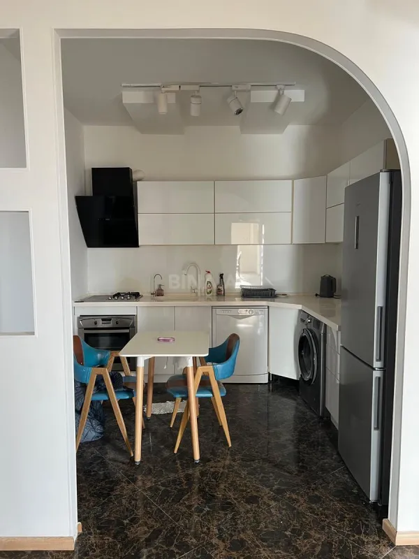 Kirayə verilir 3 otaqlı mənzil 124 m²