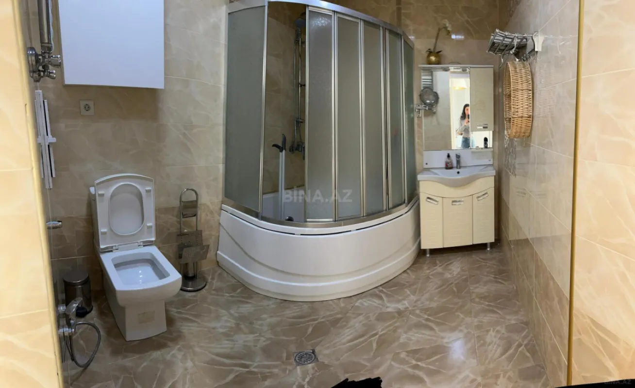 Kirayə verilir 3 otaqlı mənzil 124 m²