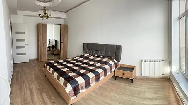 Kirayə verilir 3 otaqlı mənzil 124 m²