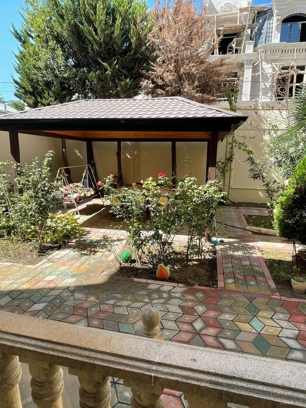 Satılır 7 otaqlı həyət evi 400 m²