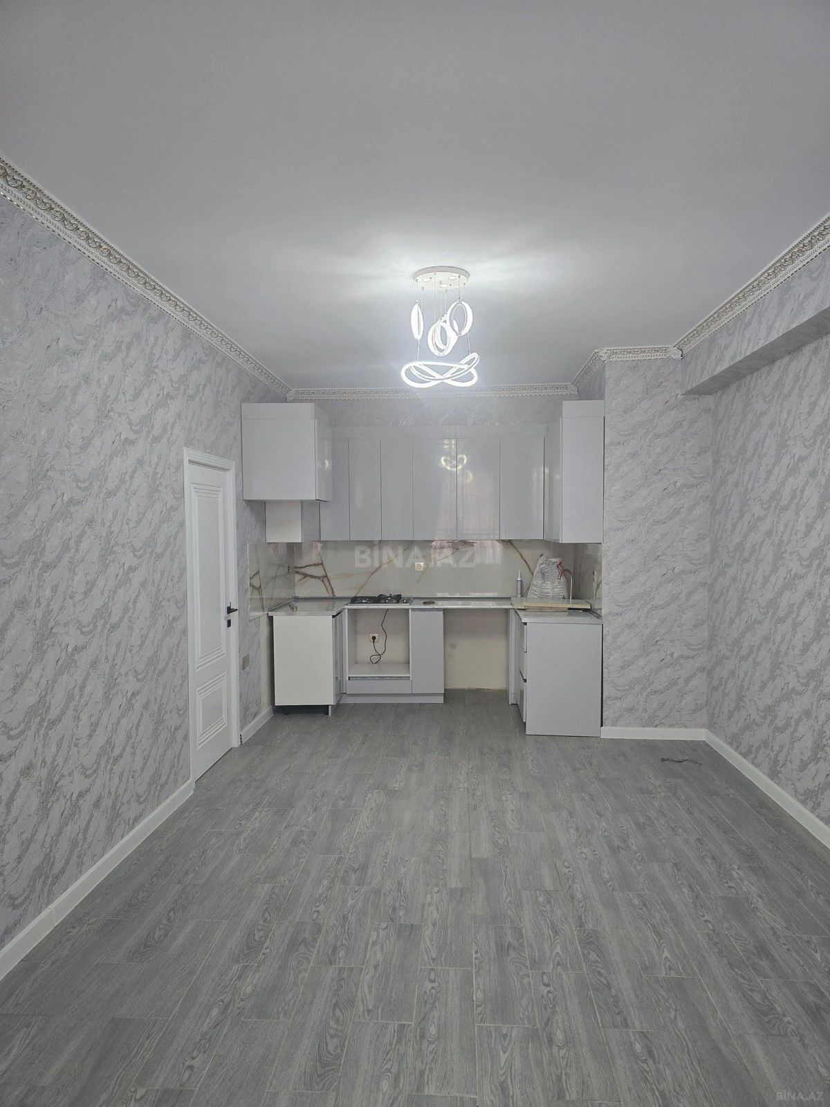 Satılır 1 otaqlı mənzil 55.6 m²