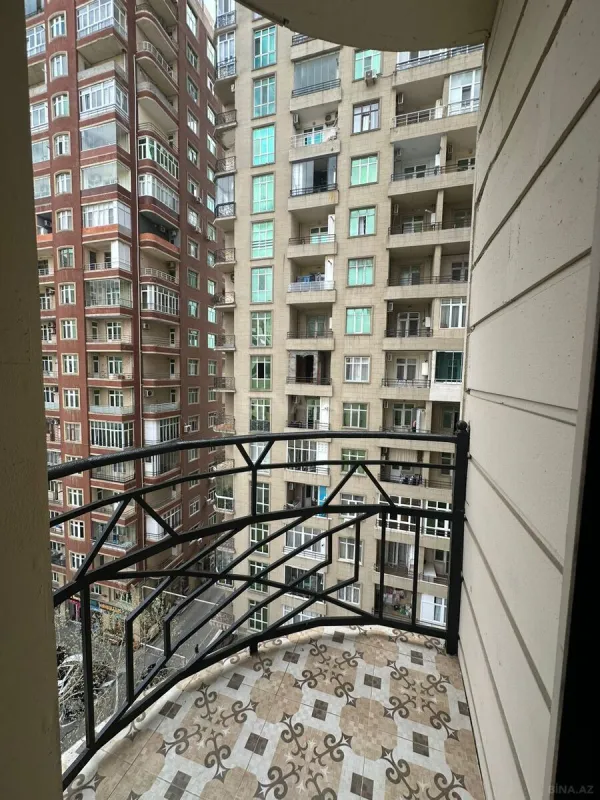 Satılır 3 otaqlı mənzil 105 m²