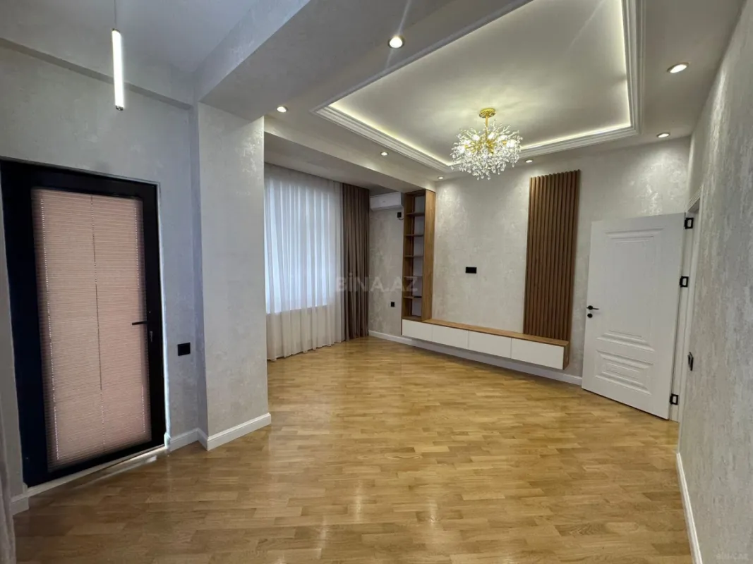 Satılır 3 otaqlı mənzil 105 m²