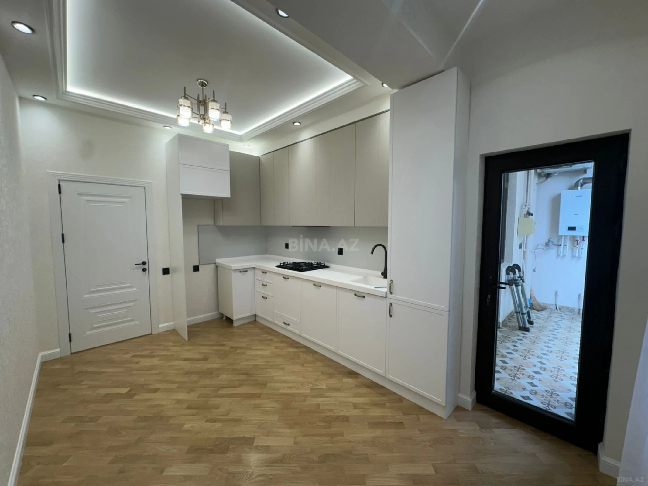 Satılır 3 otaqlı mənzil 105 m²