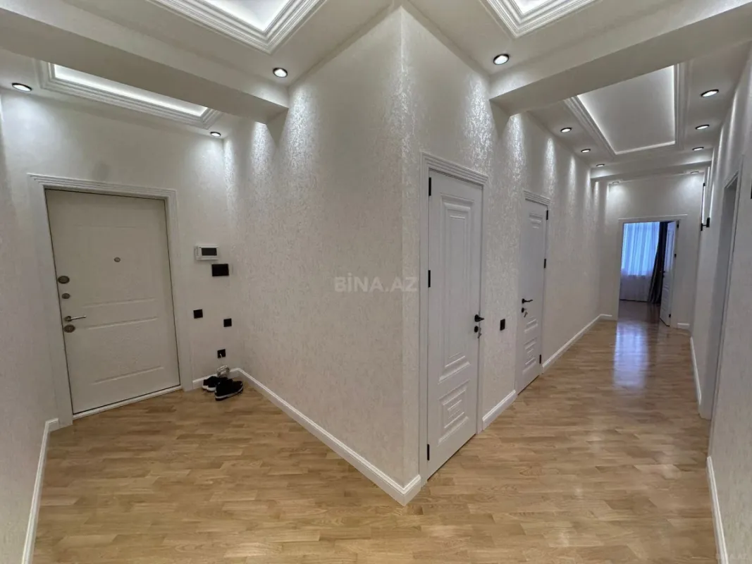 Satılır 3 otaqlı mənzil 105 m²