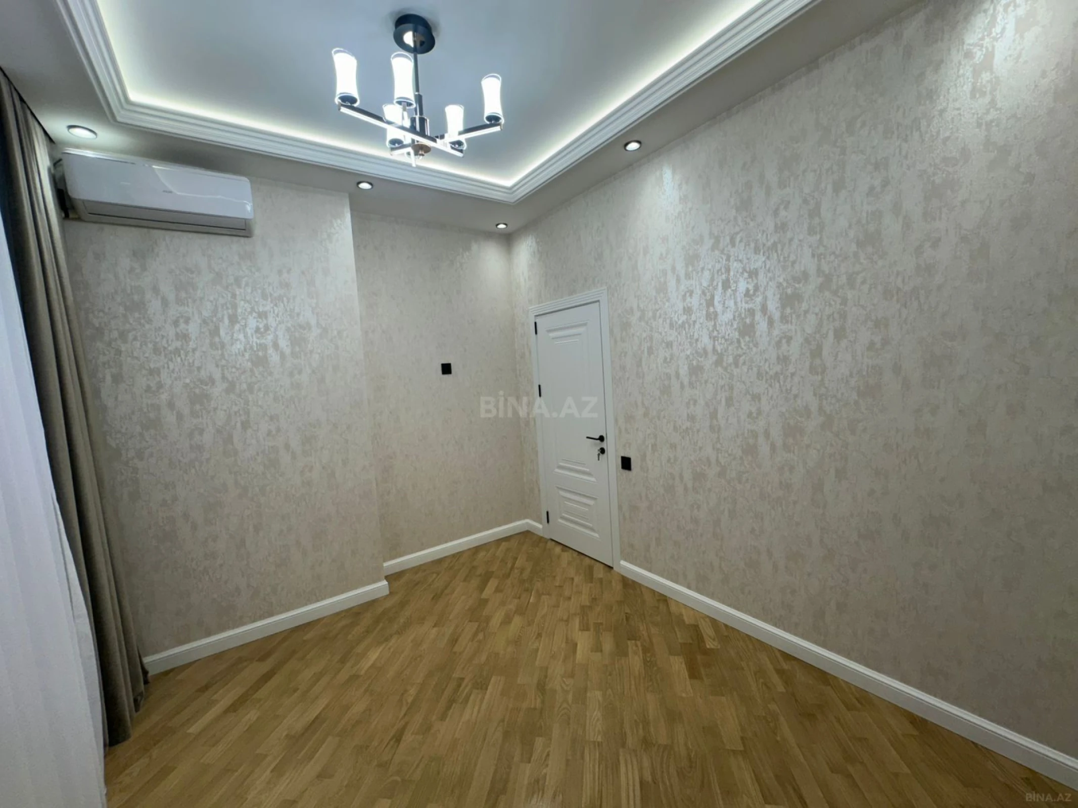 Satılır 3 otaqlı mənzil 105 m²