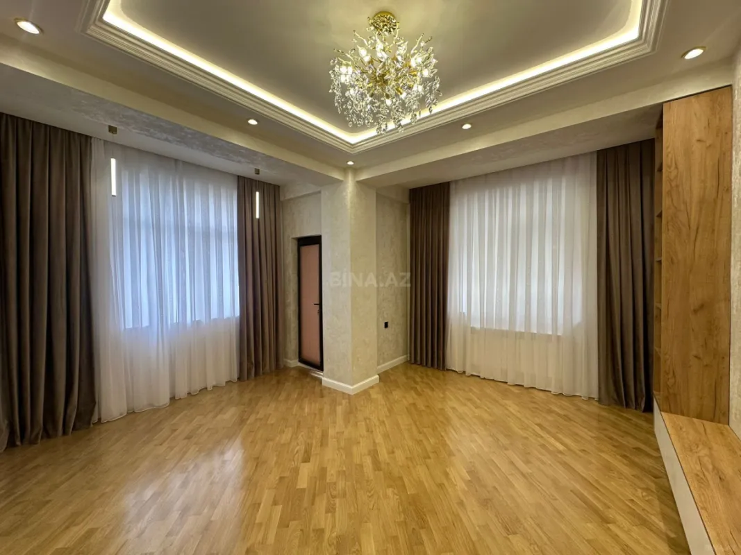 Satılır 3 otaqlı mənzil 105 m²
