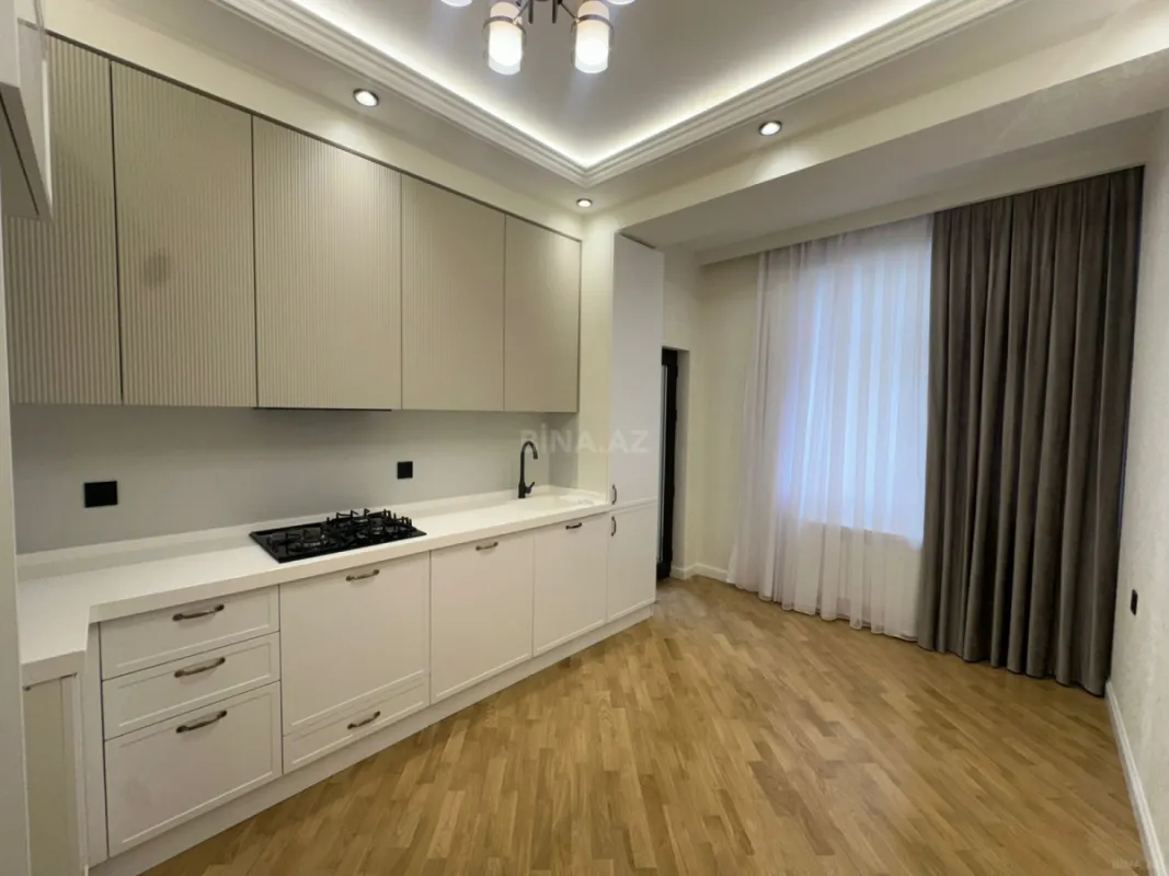 Satılır 3 otaqlı mənzil 105 m²
