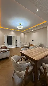 Satılır 4 otaqlı mənzil 136 m²