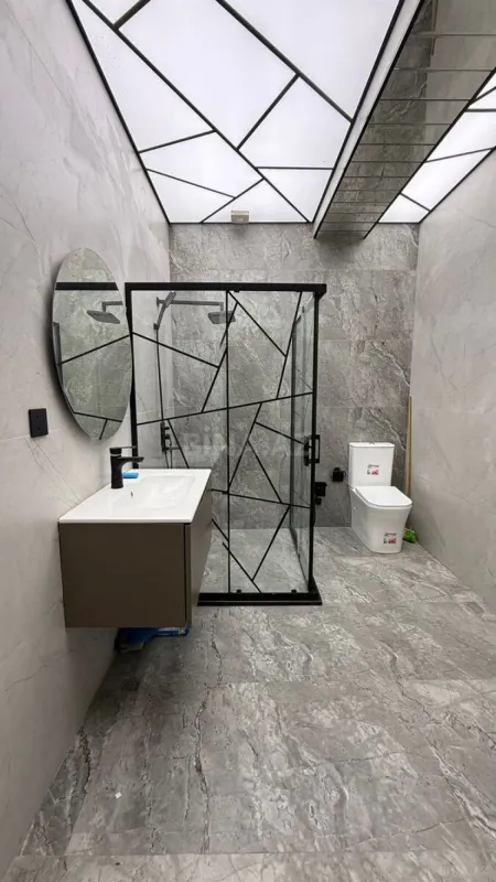 Satılır 4 otaqlı mənzil 136 m²