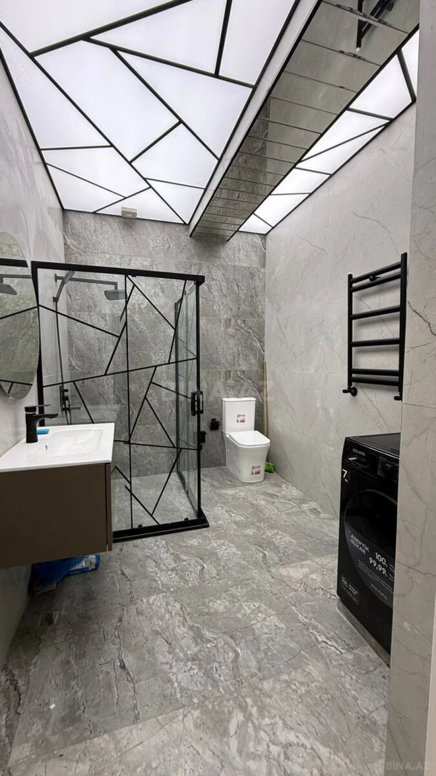 Satılır 4 otaqlı mənzil 136 m²