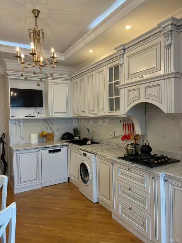 Satılır 3 otaqlı mənzil 148 m²