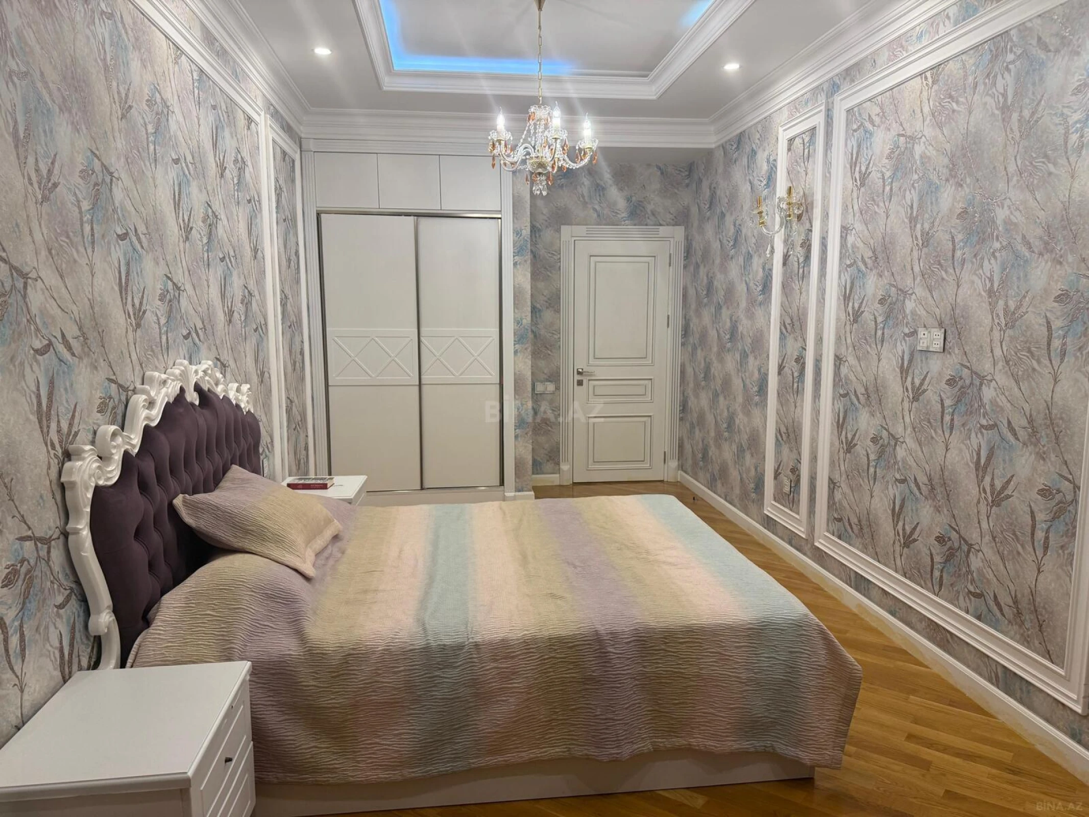 Satılır 3 otaqlı mənzil 148 m²
