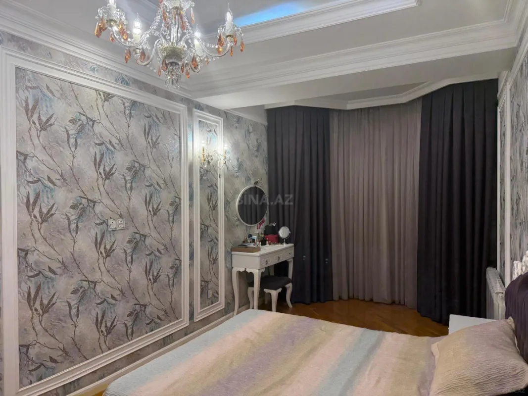 Satılır 3 otaqlı mənzil 148 m²