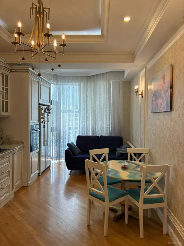 Satılır 3 otaqlı mənzil 148 m²