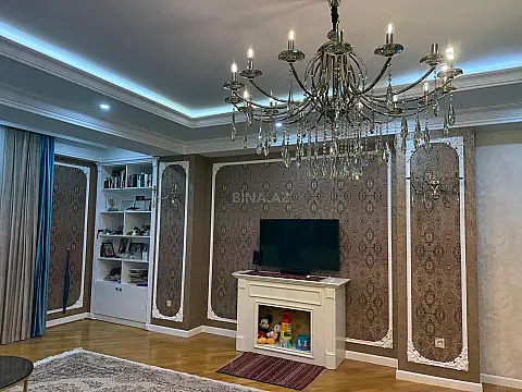 Satılır 3 otaqlı mənzil 148 m²