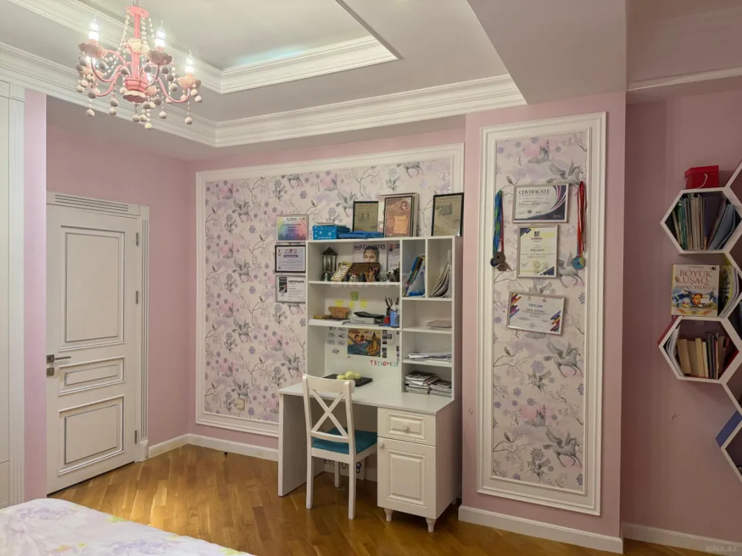 Satılır 3 otaqlı mənzil 148 m²