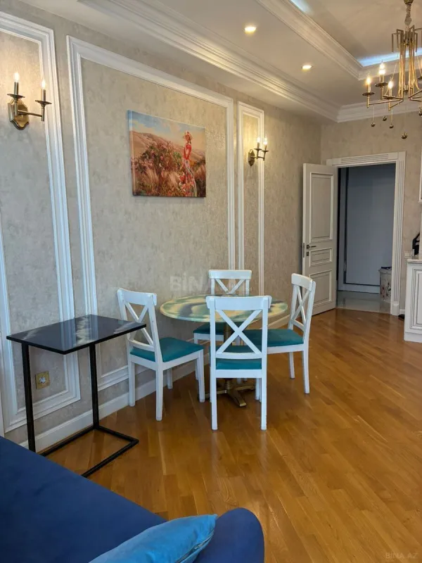 Satılır 3 otaqlı mənzil 148 m²