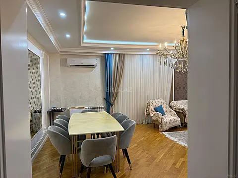 Satılır 3 otaqlı mənzil 148 m²