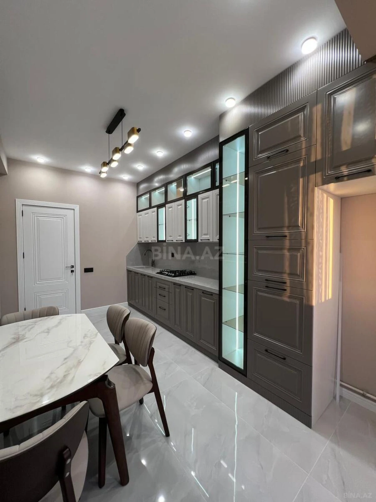 Satılır 3 otaqlı mənzil 105 m²