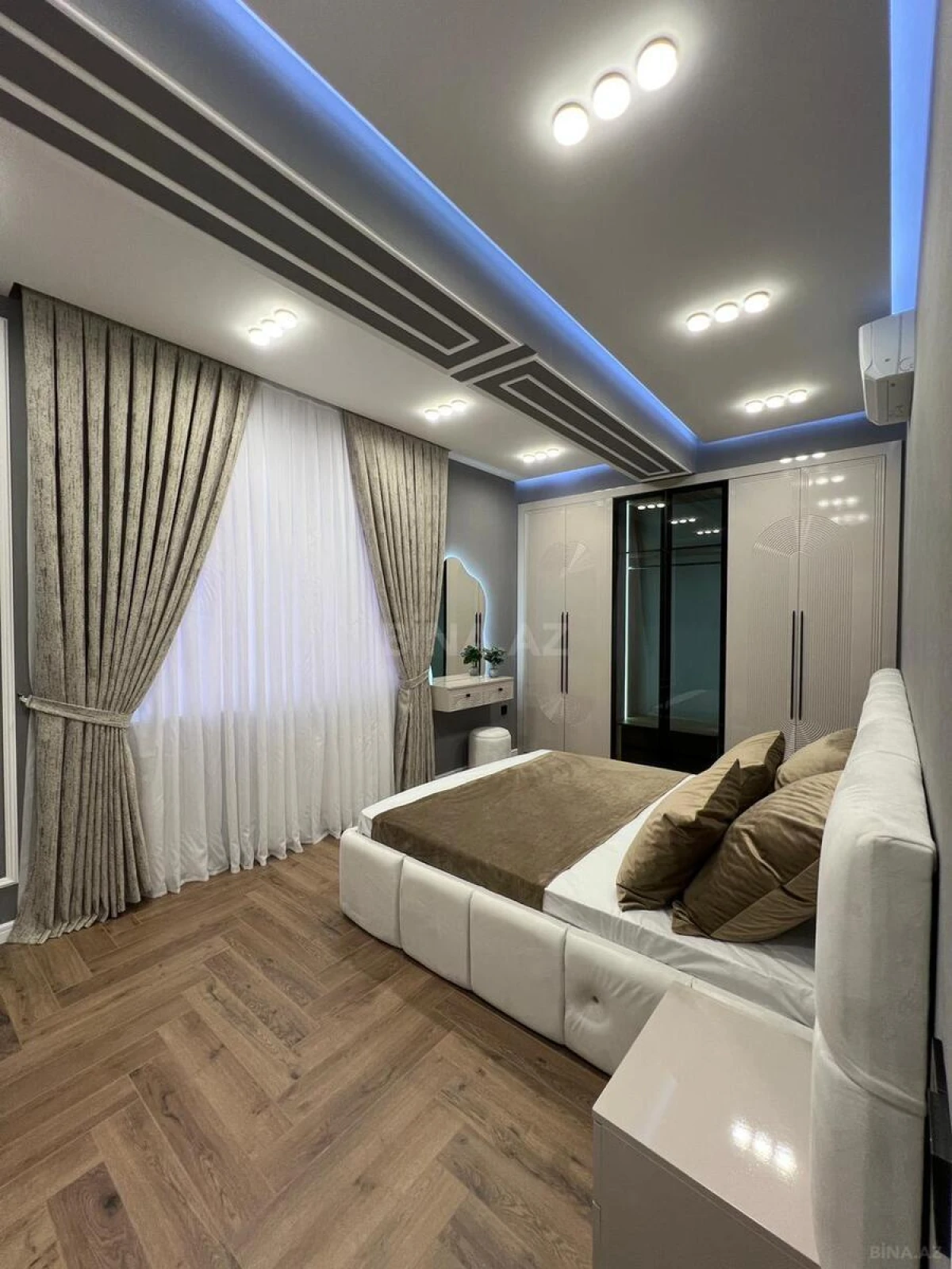 Satılır 3 otaqlı mənzil 105 m²