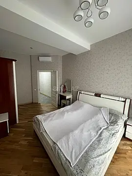 Kirayə verilir 2 otaqlı mənzil 70 m²