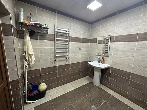 Satılır 2 otaqlı mənzil 87 m²