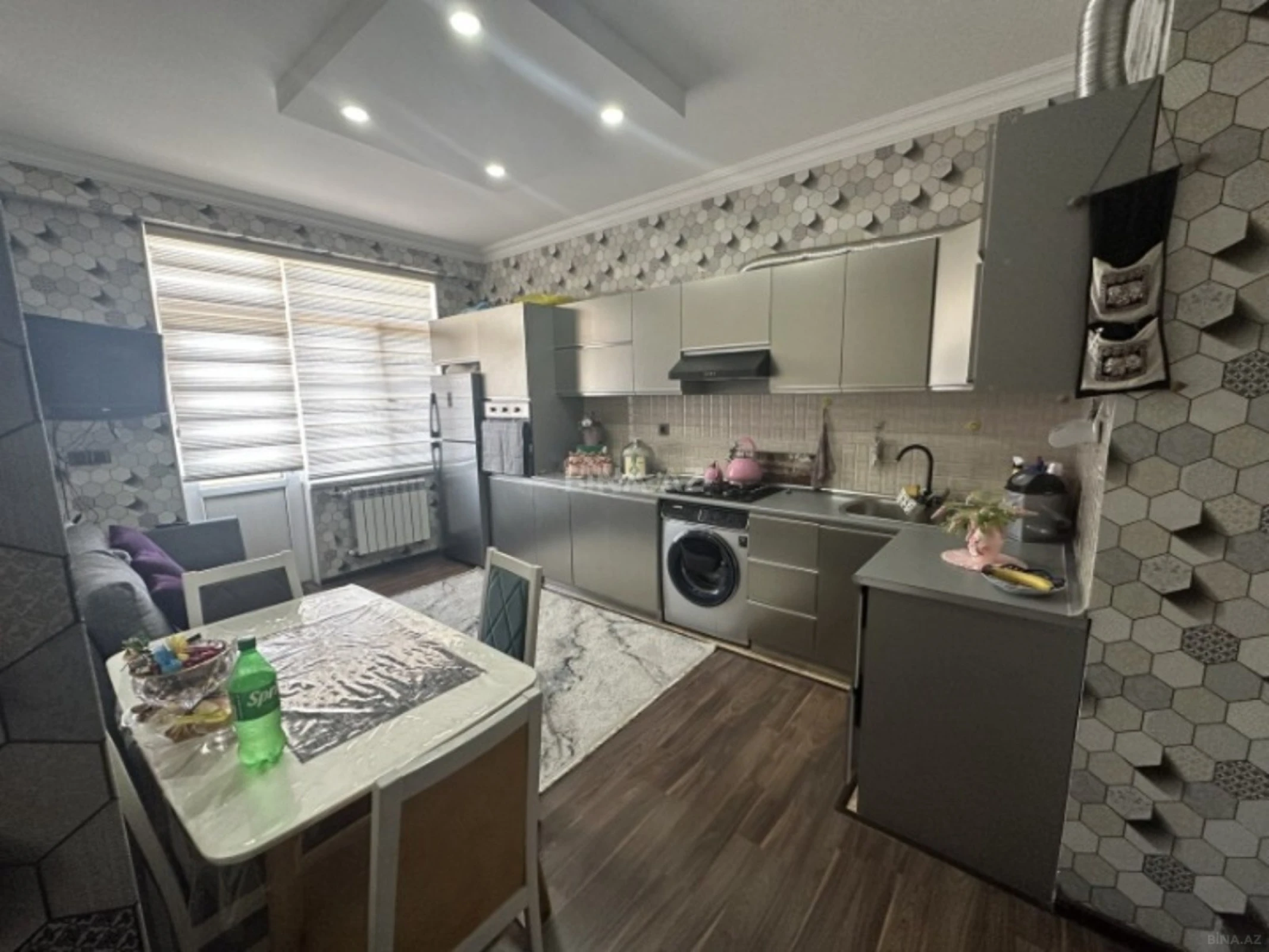 Satılır 2 otaqlı mənzil 87 m²