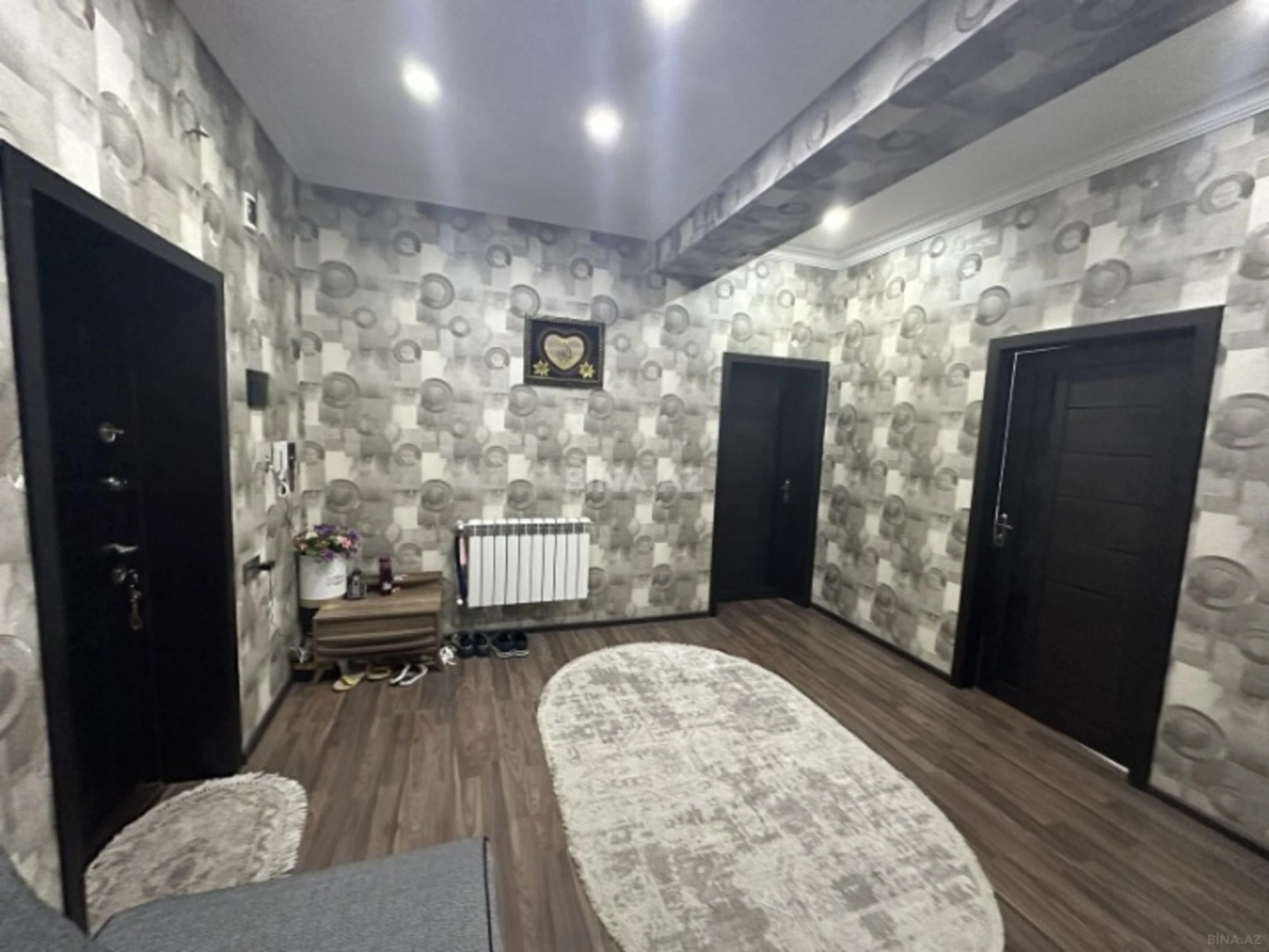 Satılır 2 otaqlı mənzil 87 m²